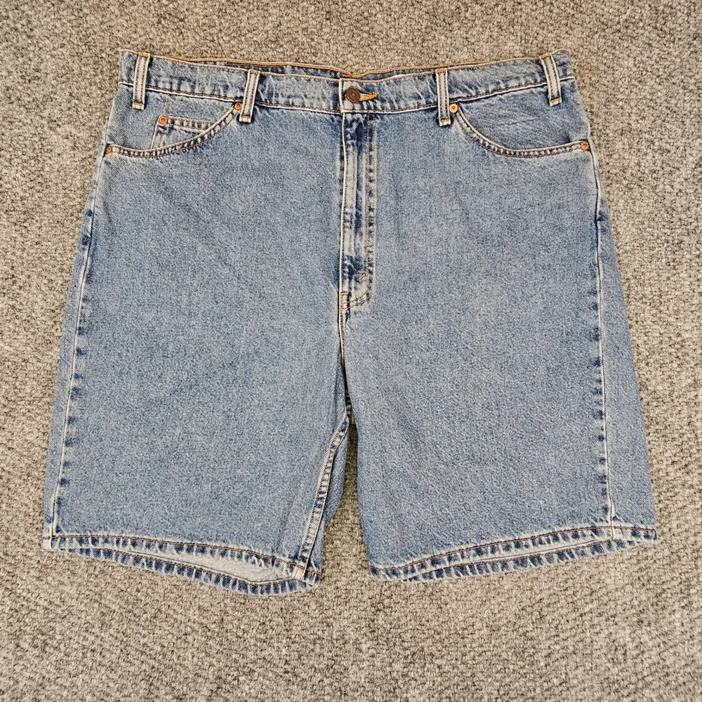 Vtg Levis 550 Relaxed Fit Mens Denim Shorts Light Wash Blue Size 42 100% Cotton